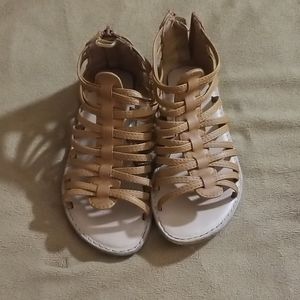 Old Navy girls sandals size 10